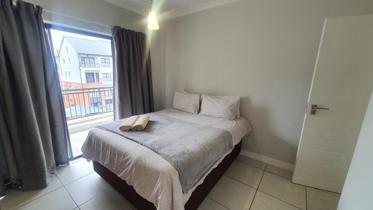The Blyde Crystal Lagoon One Bedroom Apartment พริทอเรีย ภายนอก รูปภาพ